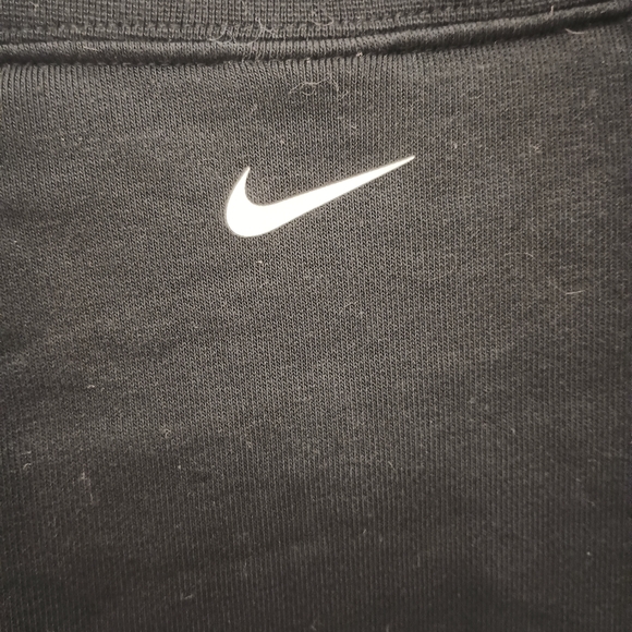 NWOT NIKE cropped sweatshirt - Picture 4 of 4